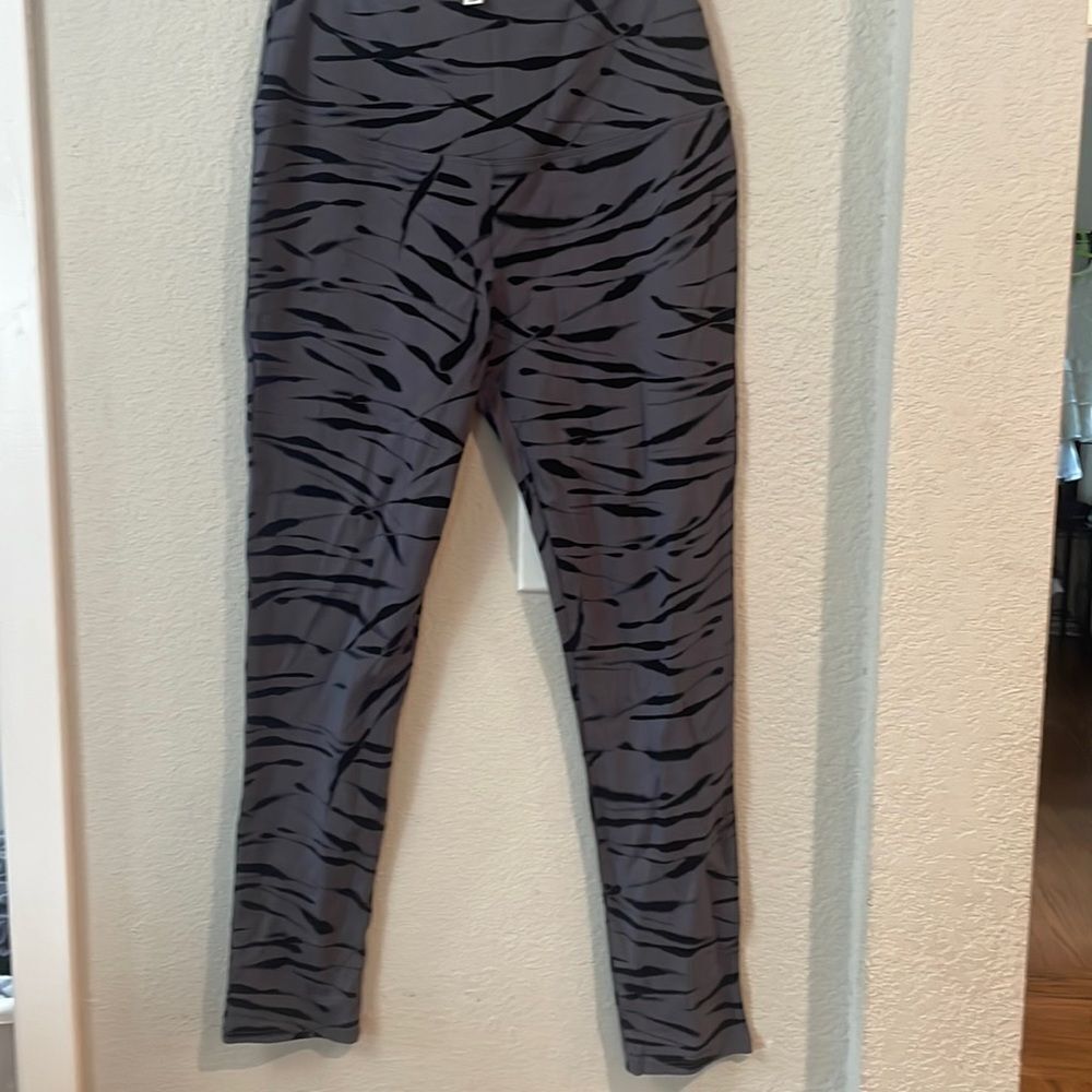 Rachel Zoe, Medium zebra print grey and black pants